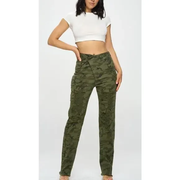 Aphrodite Crossover High Waisted Distressed Loose Camo Green Jeans Women Sz 9/29 - Picture 1 of 14